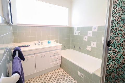 Coastal Horizons Beach House - Accommodation Main Beach 11