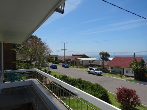 Coastal Horizons Beach House - Accommodation Main Beach 14
