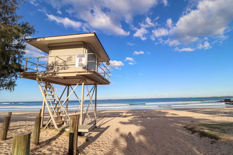 Coastal Horizons Beach House - Accommodation Main Beach 7