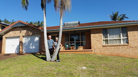 Twin Palms Holiday House At Lighthouse - Accommodation Main Beach 0