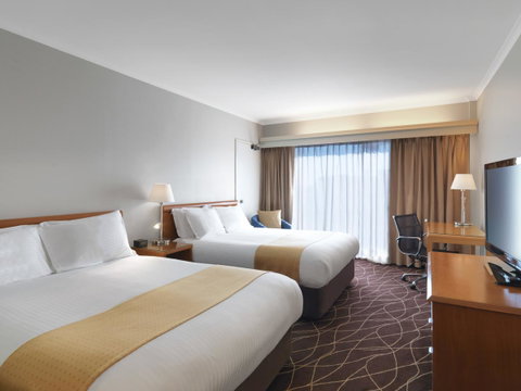 Crowne Plaza Sydney Airport, An IHG Hotel - Accommodation Main Beach 1
