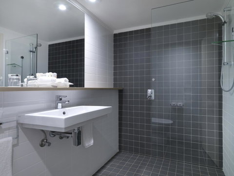 Crowne Plaza Sydney Airport, An IHG Hotel - Accommodation Main Beach 2