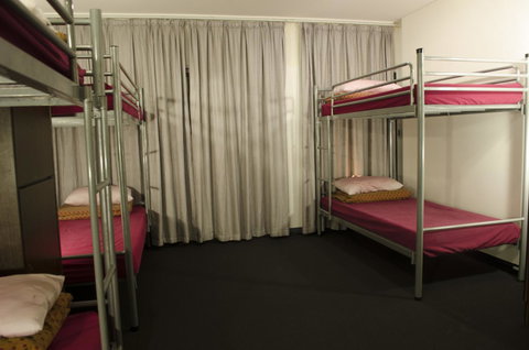 790 On George Backpackers - Accommodation Main Beach 10