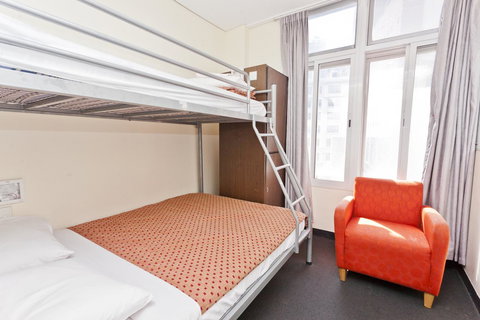 790 On George Backpackers - Accommodation Main Beach 18