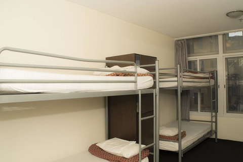790 On George Backpackers - Accommodation Main Beach 1