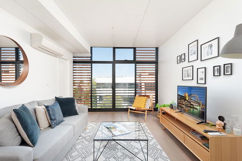 Newtown's Best Designer Apartment - Accommodation Main Beach 0