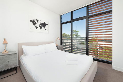 Newtown's Best Designer Apartment - Accommodation Main Beach 2