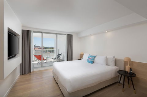 QT Bondi - Accommodation Main Beach 10