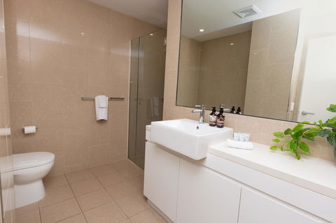 The Penthouse - Accommodation Main Beach 25