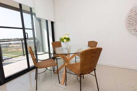 The Penthouse - Accommodation Main Beach 5