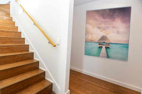 The Penthouse - Accommodation Main Beach 29
