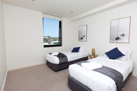 The Penthouse - Accommodation Main Beach 18