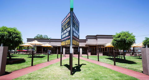 Boomerang Hotel - Accommodation Main Beach 4
