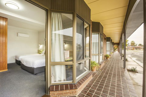 Boomerang Hotel - Accommodation Main Beach 10