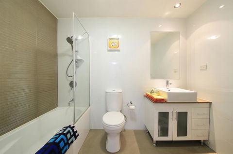 Sydney Apartment Close To Airport & CBD - Accommodation Main Beach 17