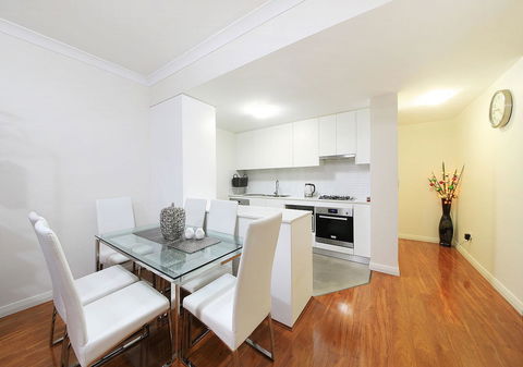 Sydney Apartment Close To Airport & CBD - Accommodation Main Beach 15