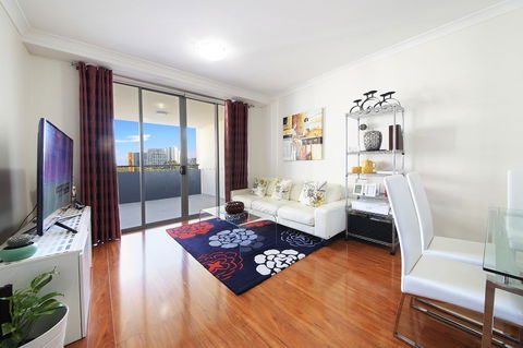Sydney Apartment Close To Airport & CBD - Accommodation Main Beach 4