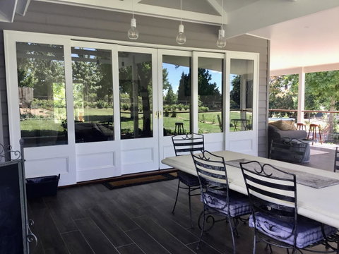 Chanticleer Gardens Barn Cottage With A Pool - Accommodation Main Beach 3