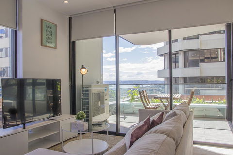 Cozy Apartment With Harbour Bridge View In Bondi - Accommodation Main Beach 1