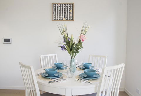 Cozy Apartment With Harbour Bridge View In Bondi - Accommodation Main Beach 3