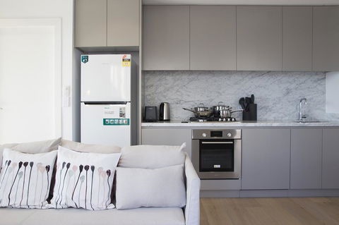Cozy Apartment With Harbour Bridge View In Bondi - Accommodation Main Beach 2