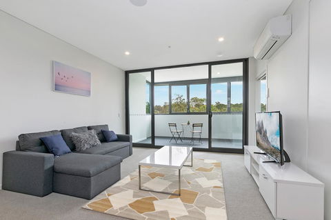 Stylish And Neat Two Bed Apartment In Wentworth Point - Accommodation Main Beach 0
