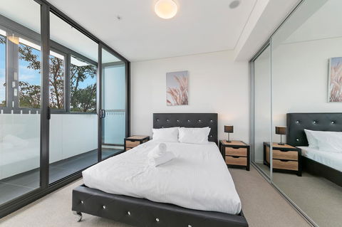 Stylish And Neat Two Bed Apartment In Wentworth Point - Accommodation Main Beach 7