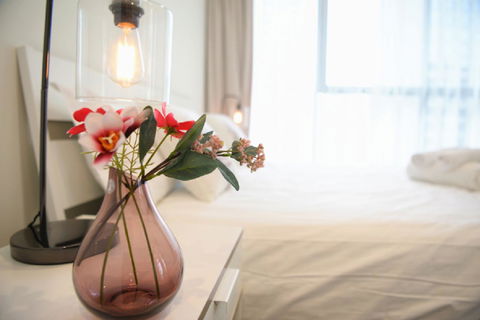 Sydney CBD Modern 2 Bedroom Apartment + Free Car Parking - Accommodation Main Beach 27