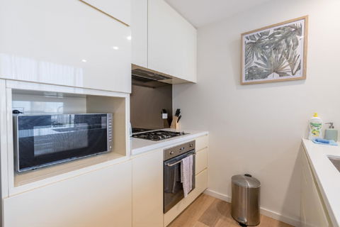 Sydney CBD Modern 2 Bedroom Apartment + Free Car Parking - Accommodation Main Beach 19