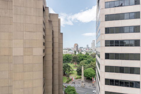 Sydney CBD Modern 2 Bedroom Apartment + Free Car Parking - Accommodation Main Beach 31