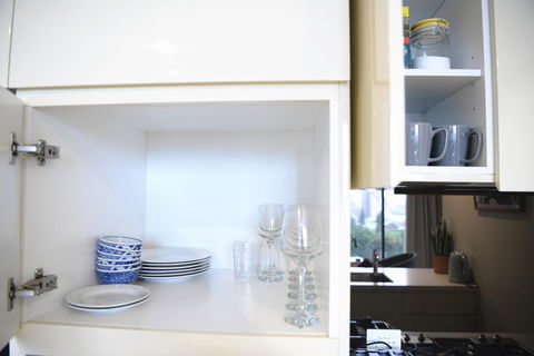 Sydney CBD Modern 2 Bedroom Apartment + Free Car Parking - Accommodation Main Beach 23