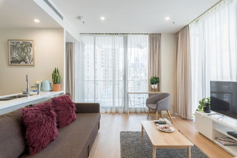 Sydney CBD Modern 2 Bedroom Apartment + Free Car Parking - Accommodation Main Beach 2