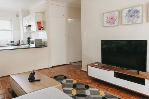 Lotus Stay Manly - Apartment 29B - Accommodation Main Beach 2