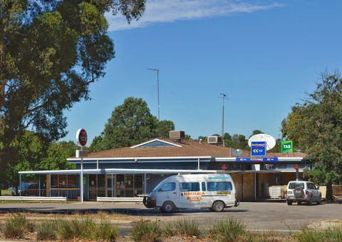 Brolga Hotel Motel - Coleambally - Accommodation Main Beach 29
