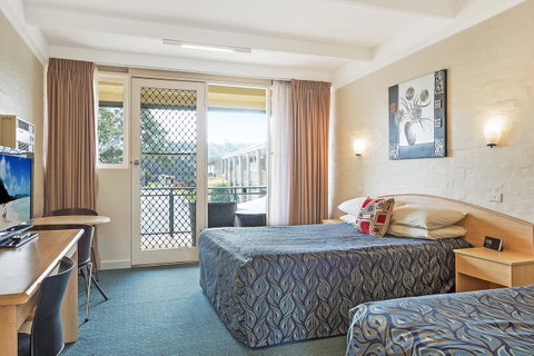 Black Dolphin Resort Motel & Apartments - Accommodation Main Beach 13
