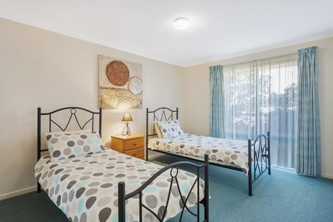 Black Dolphin Resort Motel & Apartments - Accommodation Main Beach 2