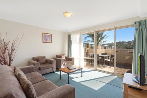 Black Dolphin Resort Motel & Apartments - Accommodation Main Beach 1