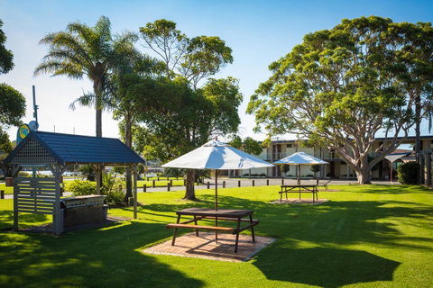 Black Dolphin Resort Motel & Apartments - Accommodation Main Beach 22