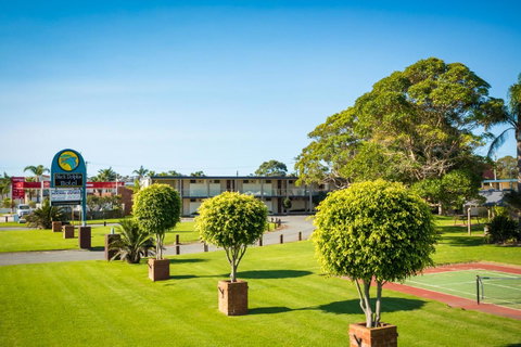 Black Dolphin Resort Motel & Apartments - Accommodation Main Beach 0