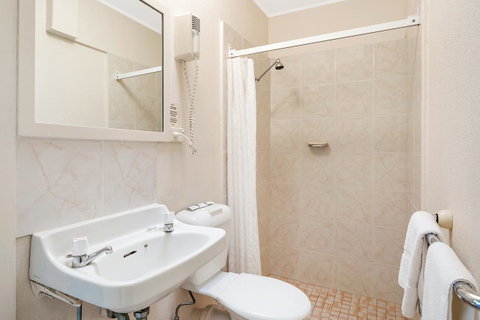 Black Dolphin Resort Motel & Apartments - Accommodation Main Beach 17