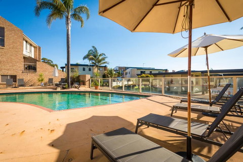 Black Dolphin Resort Motel & Apartments - Accommodation Main Beach 23