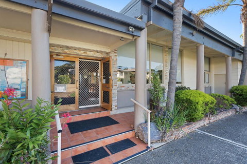 Black Dolphin Resort Motel & Apartments - Accommodation Main Beach 42