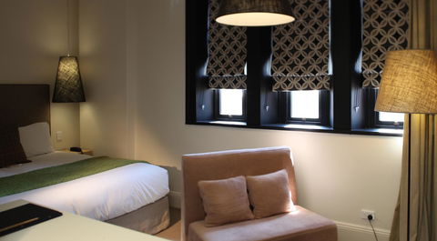 Perry Street Hotel - Accommodation Main Beach 2