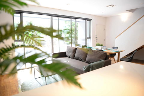 New SilkRoad Apartments Sydney - Accommodation Main Beach 5
