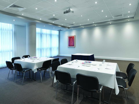 Adina Apartment Hotel Sydney, Darling Harbour - Accommodation Main Beach 20