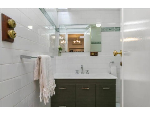 North Sydney Historic Whalers Cottage - Accommodation Main Beach 9