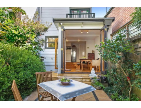 North Sydney Historic Whalers Cottage - Accommodation Main Beach 1