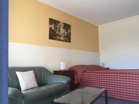 Deniliquin Motel - Accommodation Main Beach 15