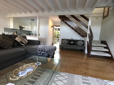 Treetops Everglades Villa - Accommodation Main Beach 2
