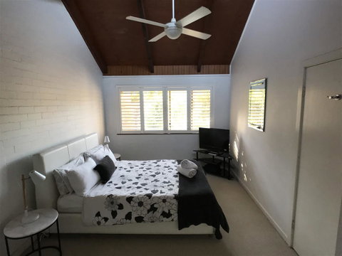 Treetops Everglades Villa - Accommodation Main Beach 3